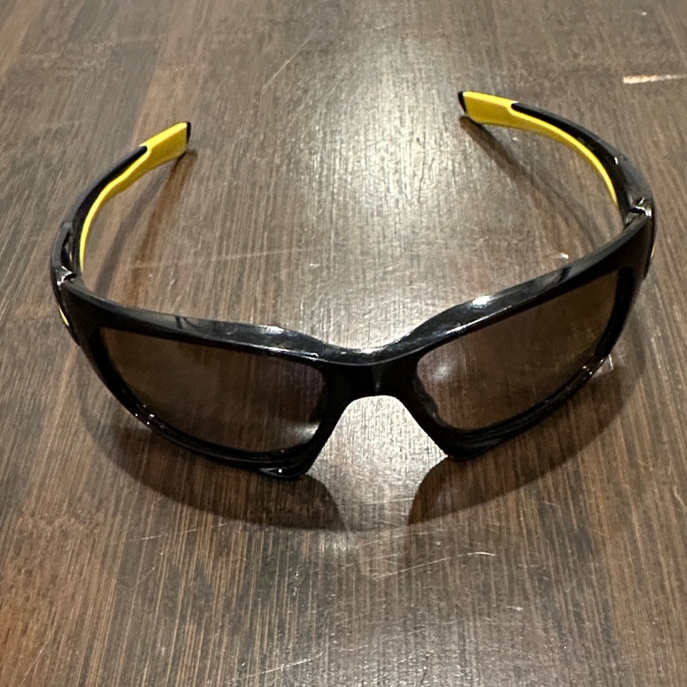 Oakley Vintage Scalpel Black and Yellow Sunglasses used